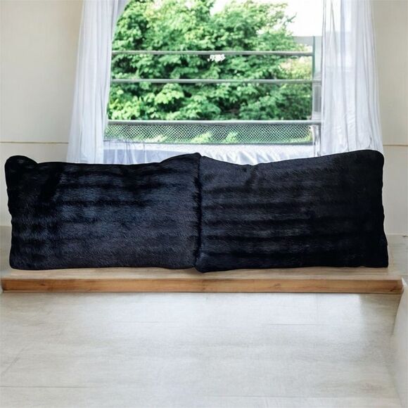 NWOT New Two (2) Aviva Black Faux Fur Textured Luxury Accent Decorative Pillows. - Picture 2 of 9